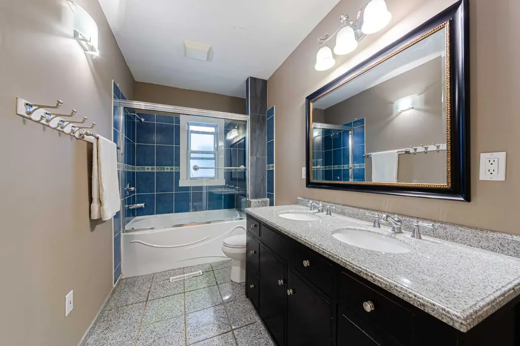 1621 4 Street NW Calgary AB T2M 2Z1