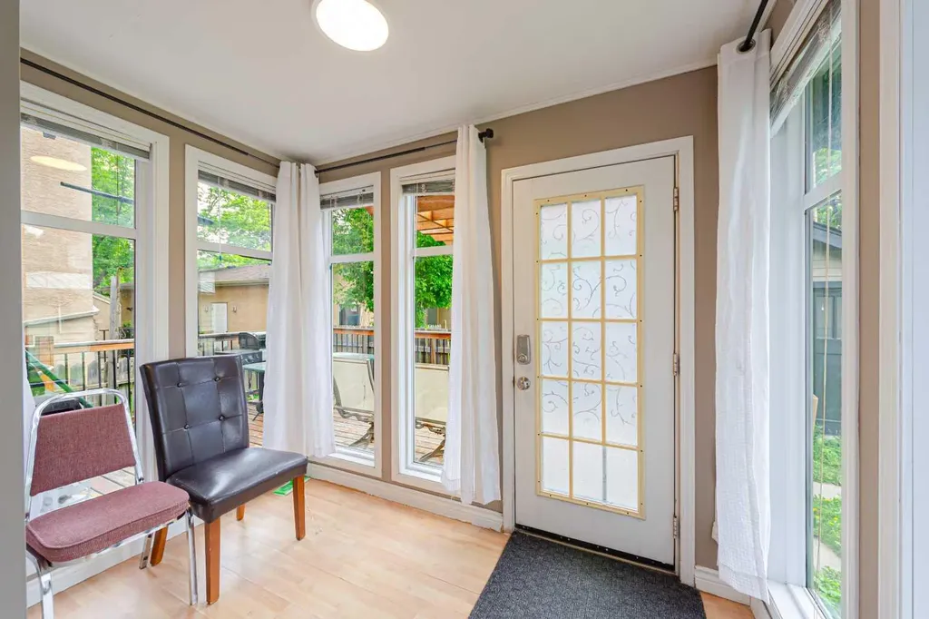 1621 4 Street NW Calgary AB T2M 2Z1