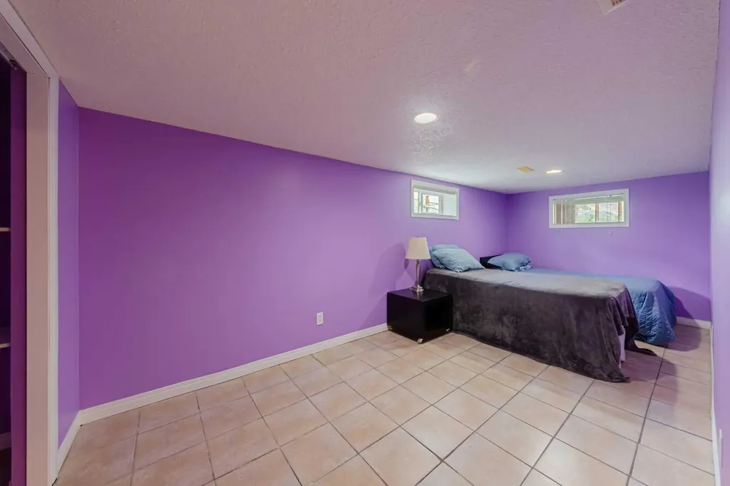 1621 4 Street NW Calgary AB T2M 2Z1