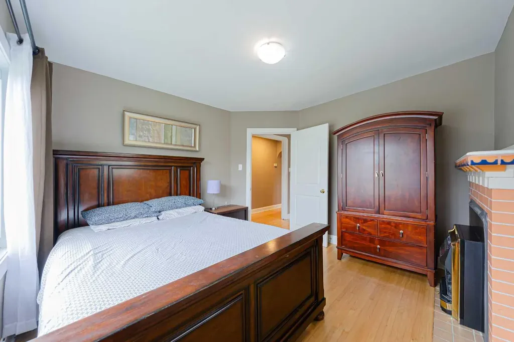 1621 4 Street NW Calgary AB T2M 2Z1