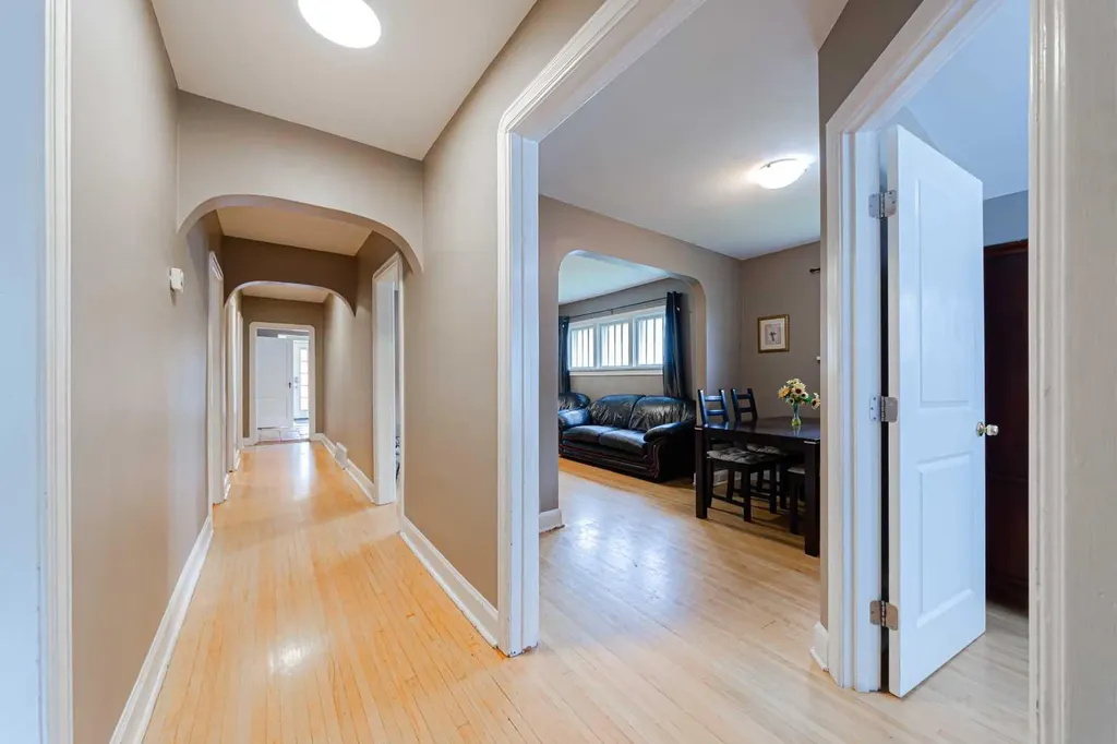 1621 4 Street NW Calgary AB T2M 2Z1