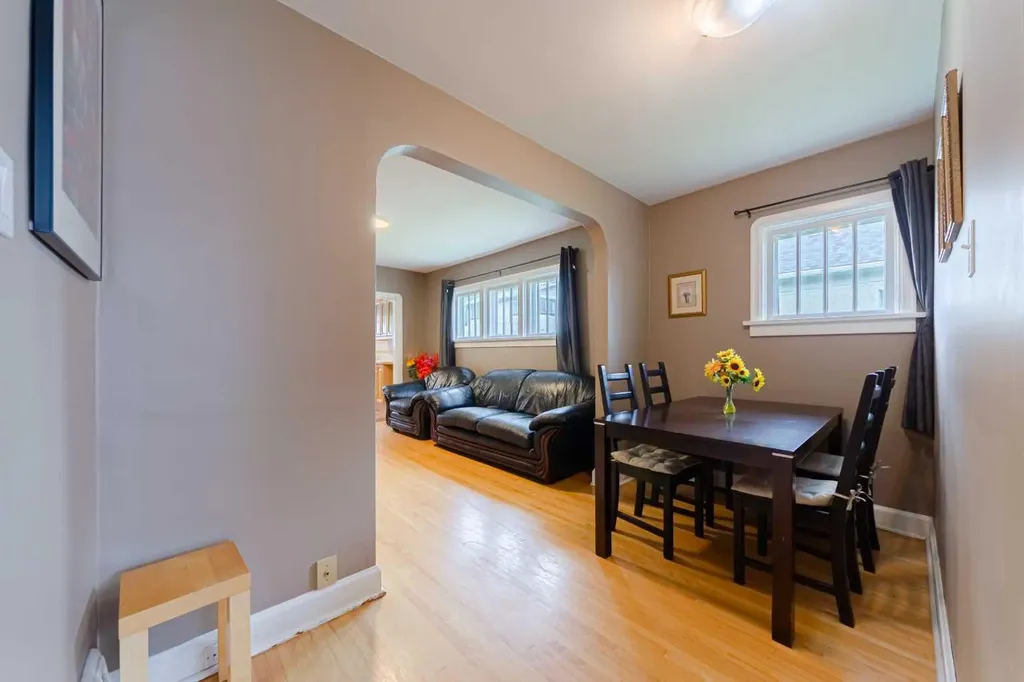 1621 4 Street NW Calgary AB T2M 2Z1