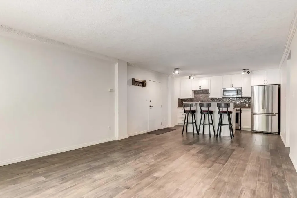 126 24 Avenue SW Calgary AB T2S 0J9