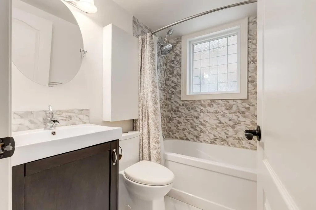 126 24 Avenue SW Calgary AB T2S 0J9
