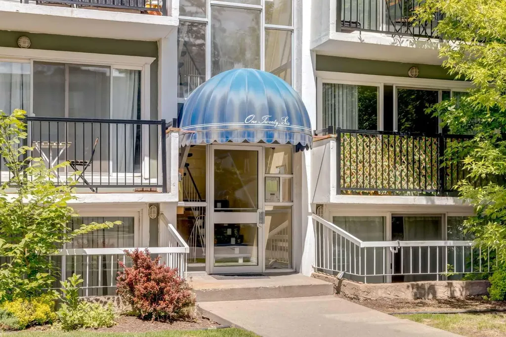 126 24 Avenue SW Calgary AB T2S 0J9
