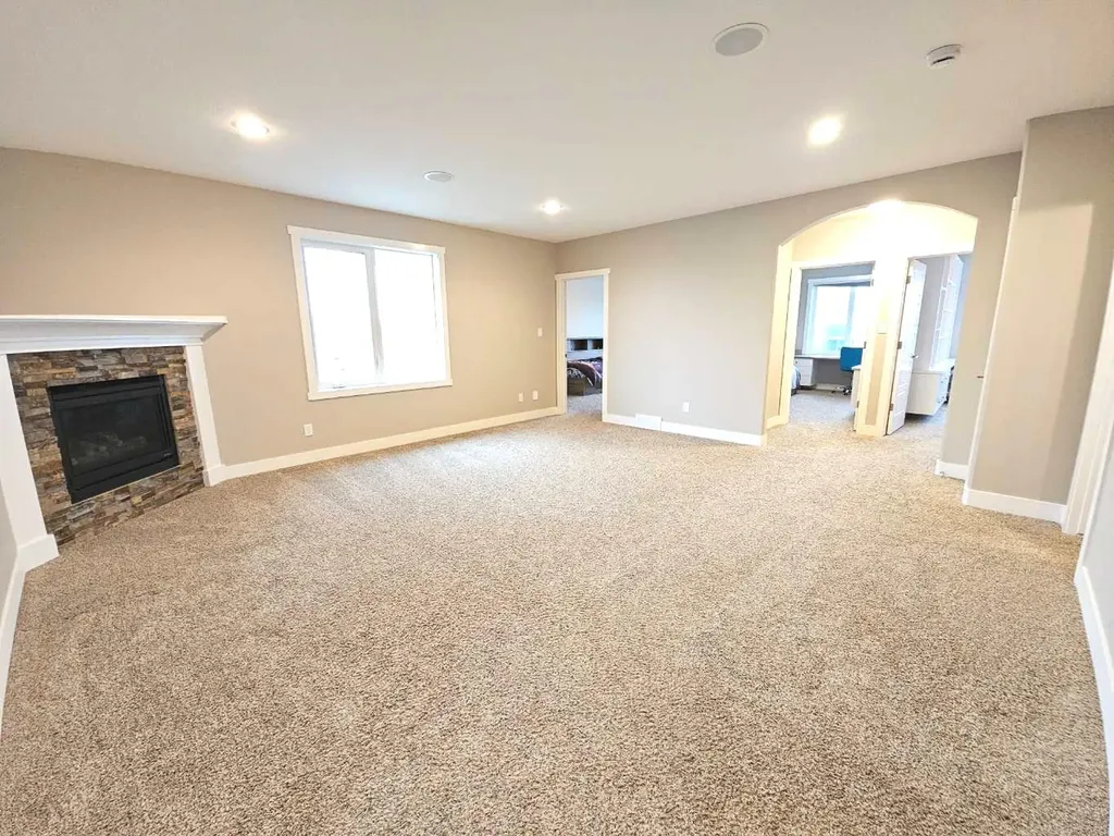 302 Sixmile Ridge S Lethbridge AB T1K 5W8