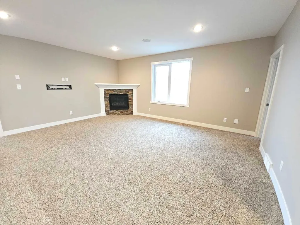 302 Sixmile Ridge S Lethbridge AB T1K 5W8