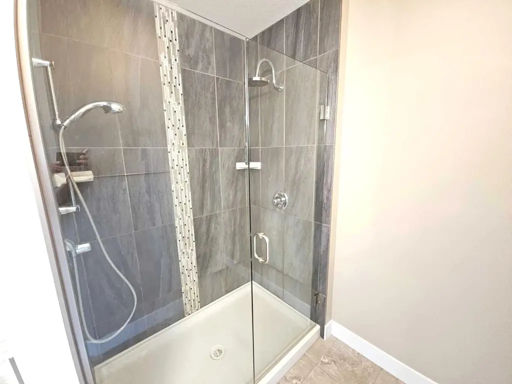 302 Sixmile Ridge S Lethbridge AB T1K 5W8