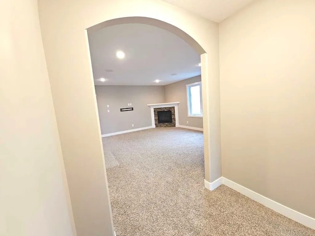 302 Sixmile Ridge S Lethbridge AB T1K 5W8