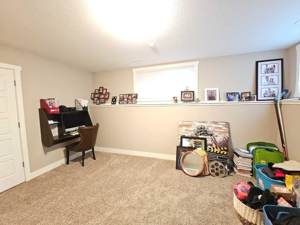 302 Sixmile Ridge S Lethbridge AB T1K 5W8