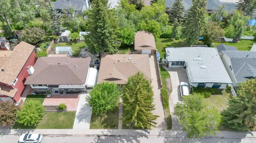 808 Canterbury Drive SW Calgary AB T2W 2A1