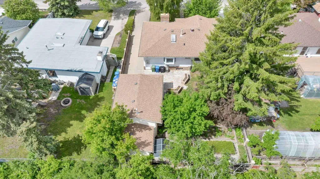808 Canterbury Drive SW Calgary AB T2W 2A1