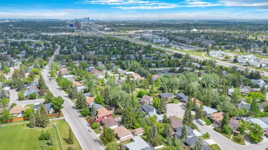 808 Canterbury Drive SW Calgary AB T2W 2A1
