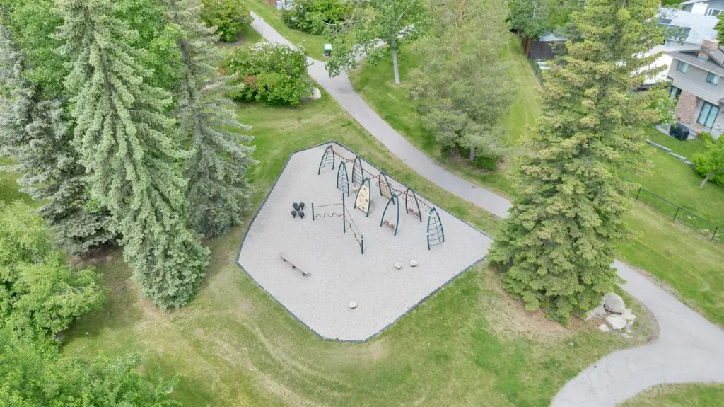 808 Canterbury Drive SW Calgary AB T2W 2A1