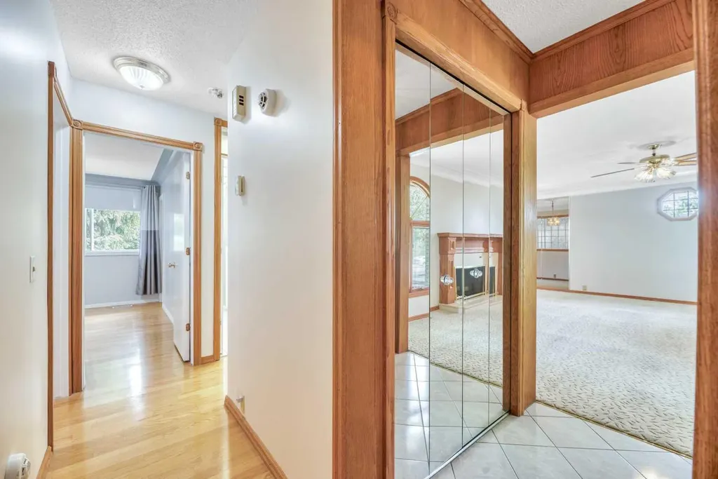 808 Canterbury Drive SW Calgary AB T2W 2A1