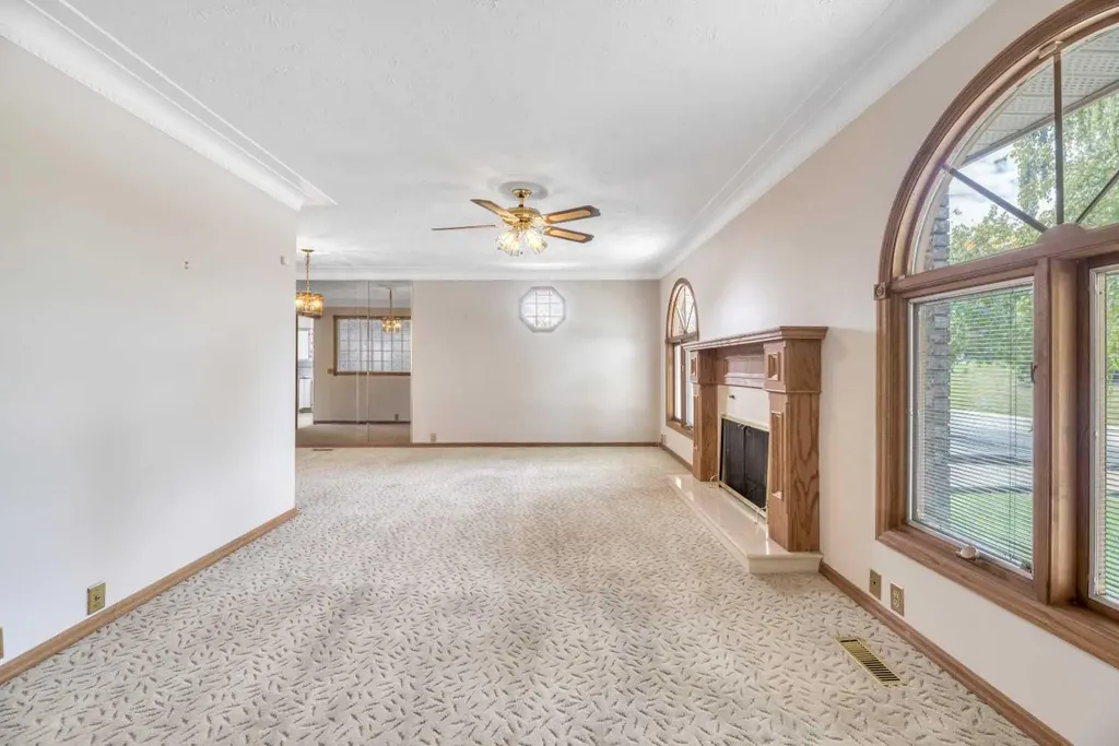 808 Canterbury Drive SW Calgary AB T2W 2A1