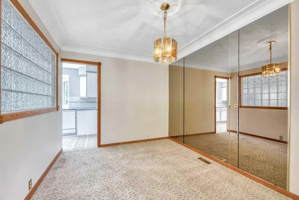 808 Canterbury Drive SW Calgary AB T2W 2A1
