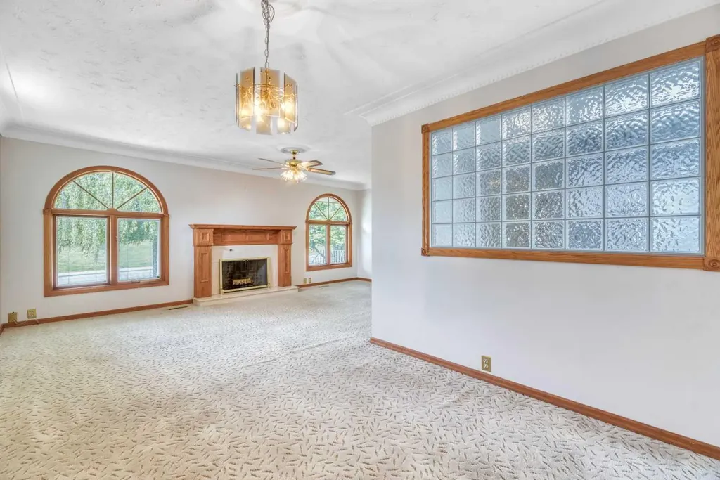 808 Canterbury Drive SW Calgary AB T2W 2A1