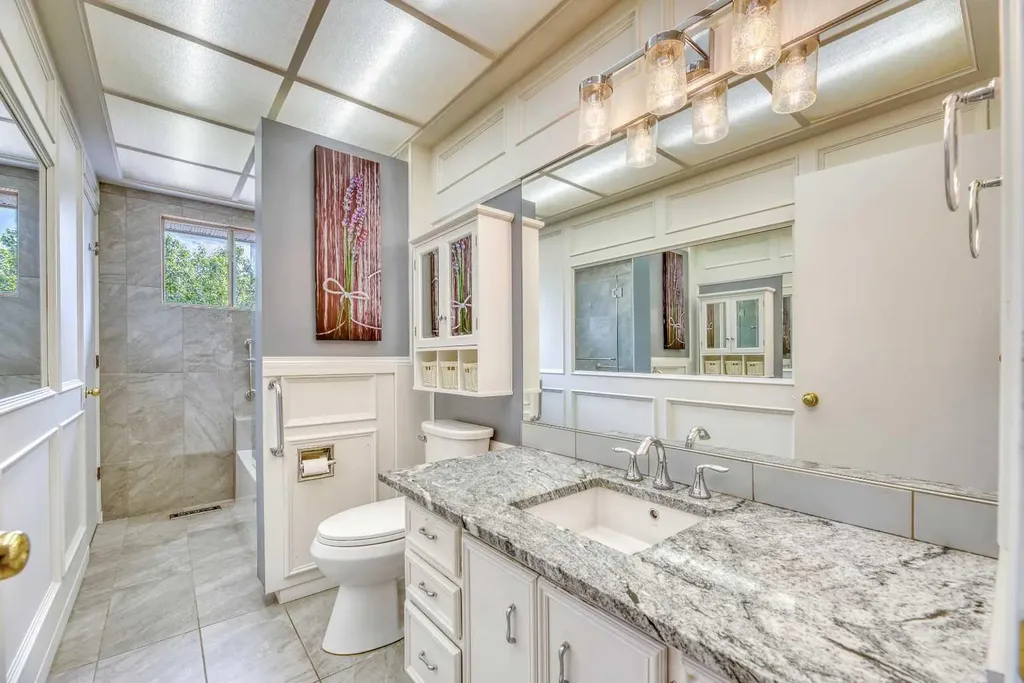 808 Canterbury Drive SW Calgary AB T2W 2A1