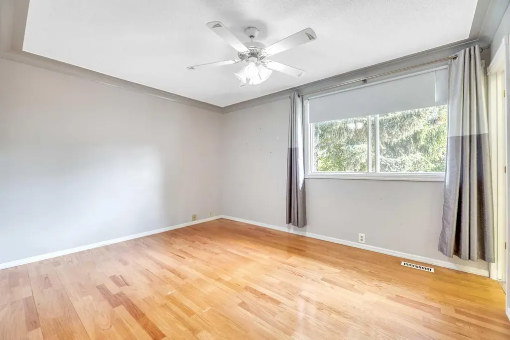 808 Canterbury Drive SW Calgary AB T2W 2A1
