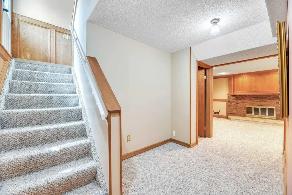 808 Canterbury Drive SW Calgary AB T2W 2A1