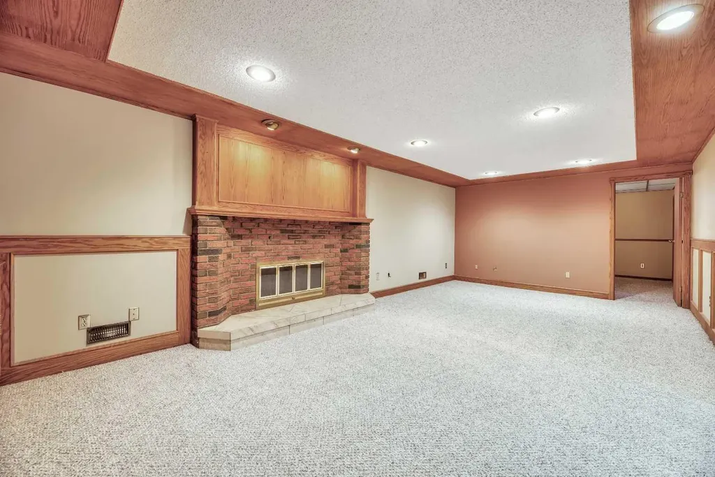 808 Canterbury Drive SW Calgary AB T2W 2A1