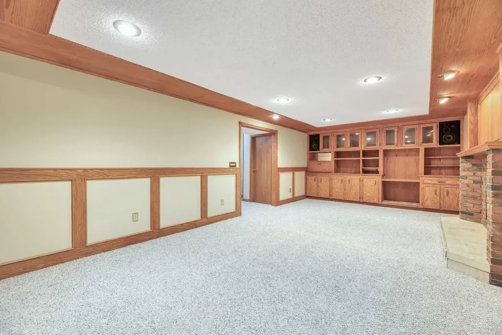 808 Canterbury Drive SW Calgary AB T2W 2A1