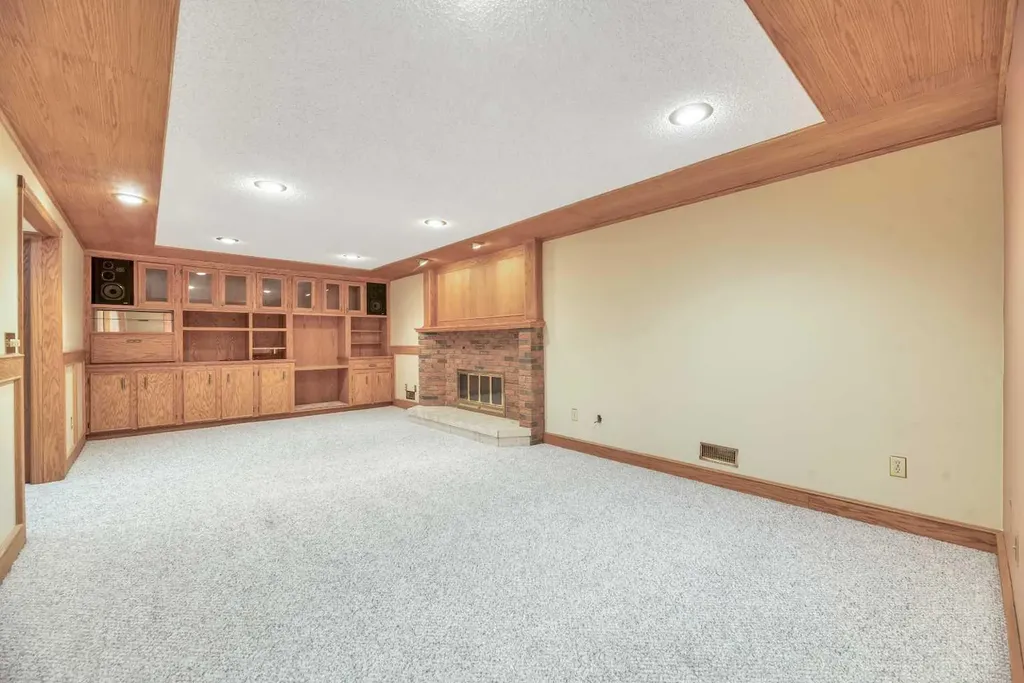 808 Canterbury Drive SW Calgary AB T2W 2A1