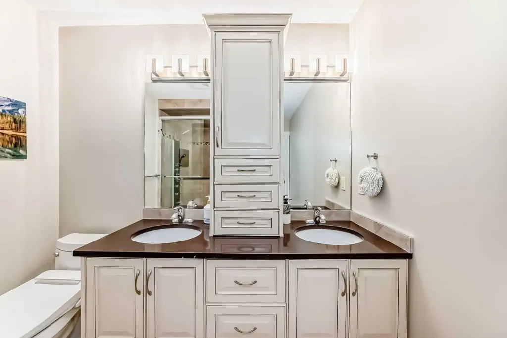 1912 Palliser Drive SW Calgary AB T2V 4C5