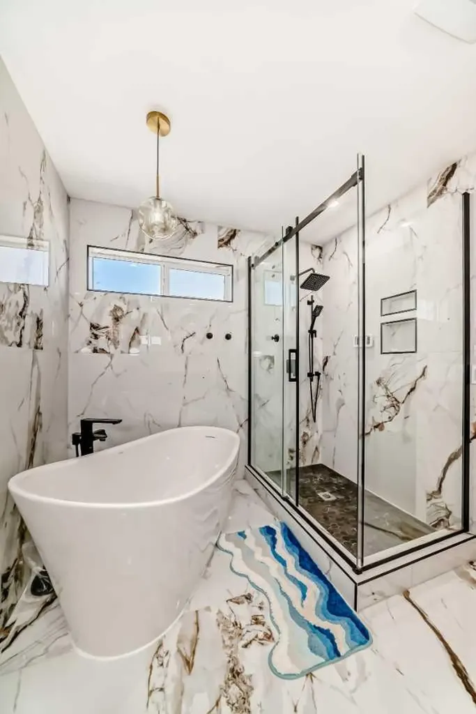 1912 Palliser Drive SW Calgary AB T2V 4C5