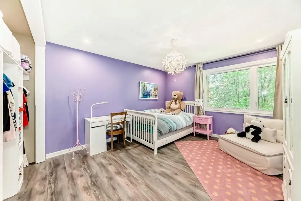 1912 Palliser Drive SW Calgary AB T2V 4C5