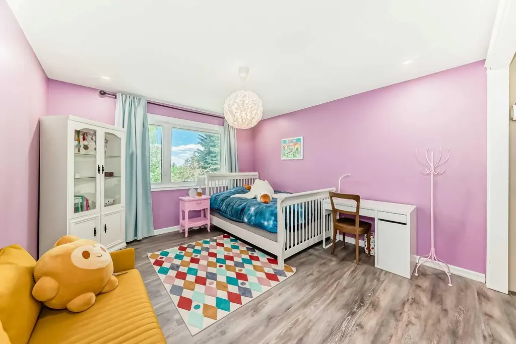 1912 Palliser Drive SW Calgary AB T2V 4C5