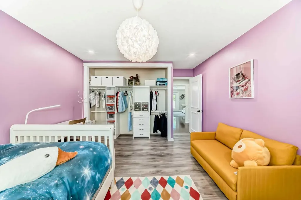 1912 Palliser Drive SW Calgary AB T2V 4C5