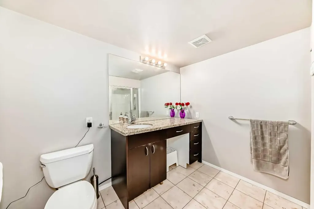 1912 Palliser Drive SW Calgary AB T2V 4C5