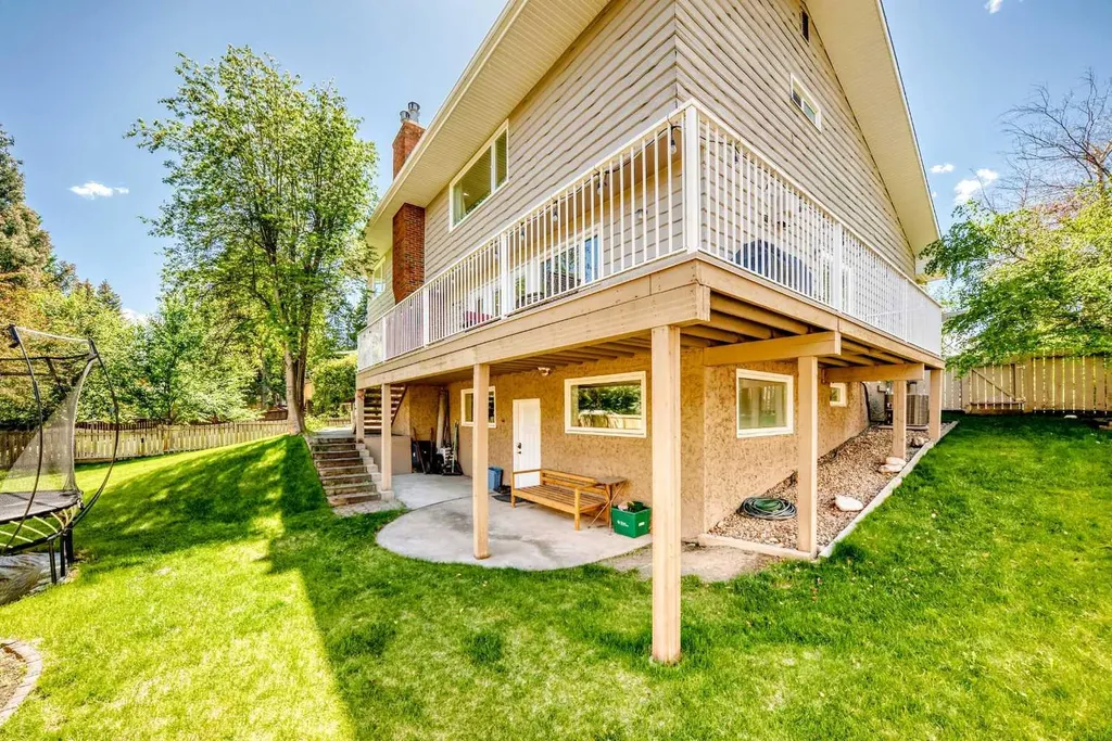 1912 Palliser Drive SW Calgary AB T2V 4C5