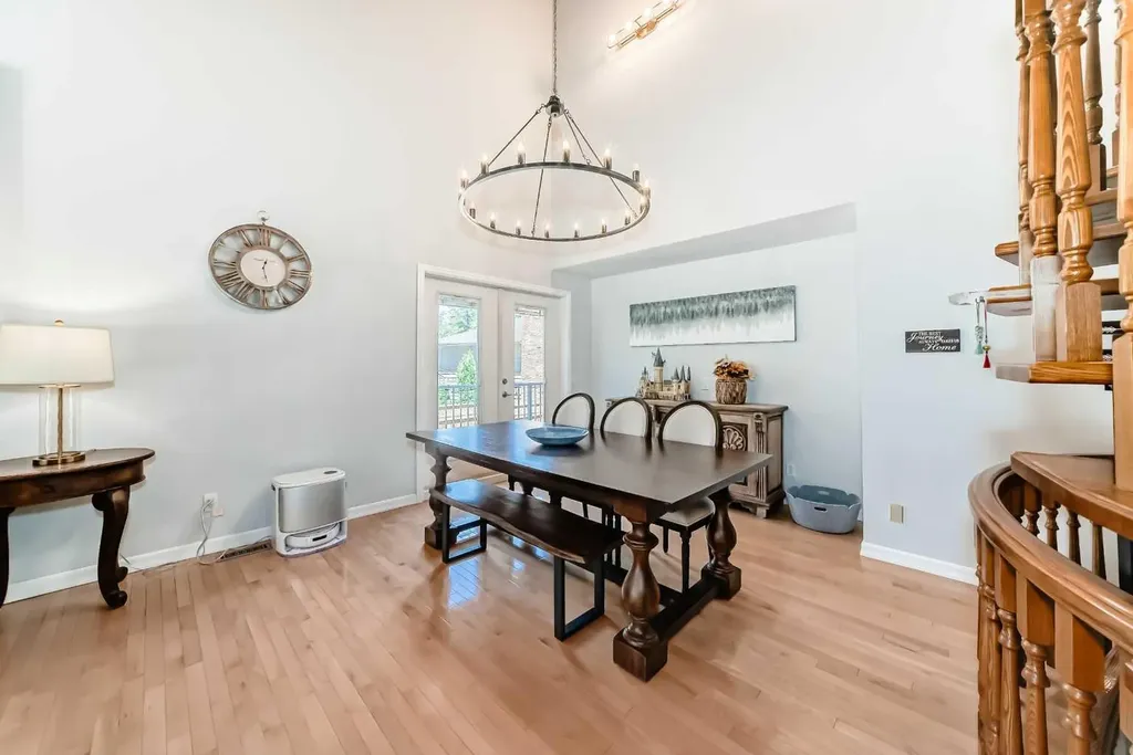 1912 Palliser Drive SW Calgary AB T2V 4C5