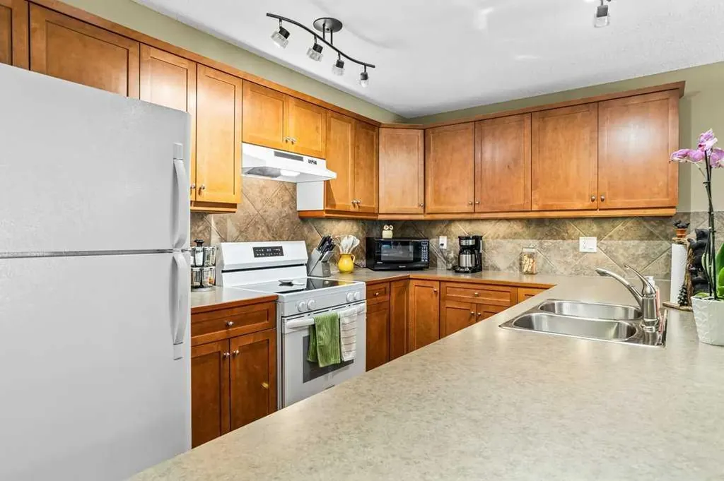 150 Crossbow Place Canmore AB T1W 3H5