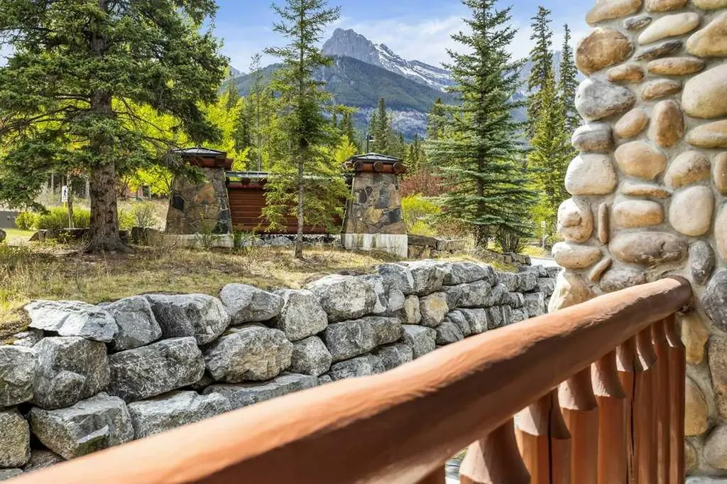 150 Crossbow Place Canmore AB T1W 3H5