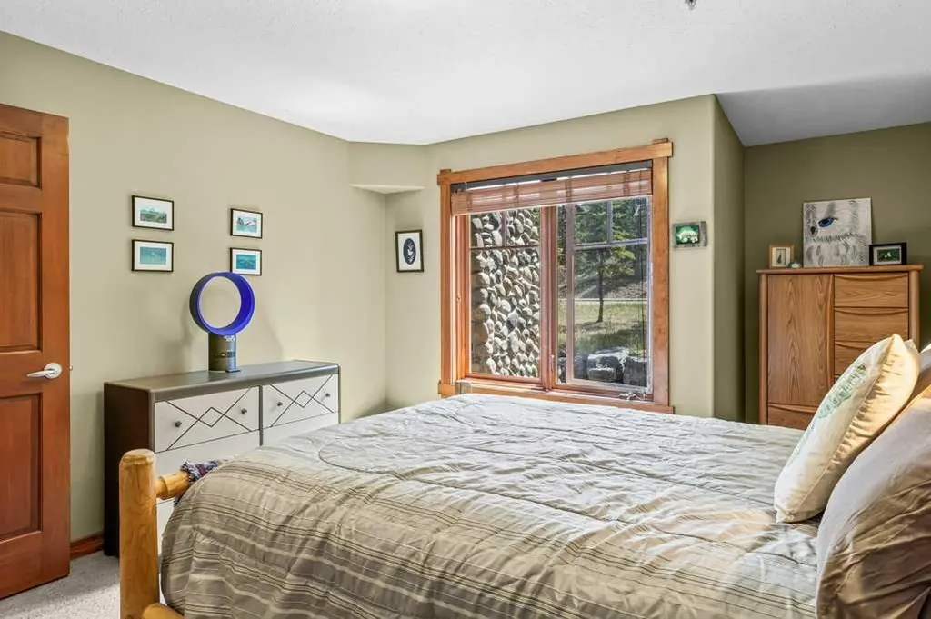 150 Crossbow Place Canmore AB T1W 3H5