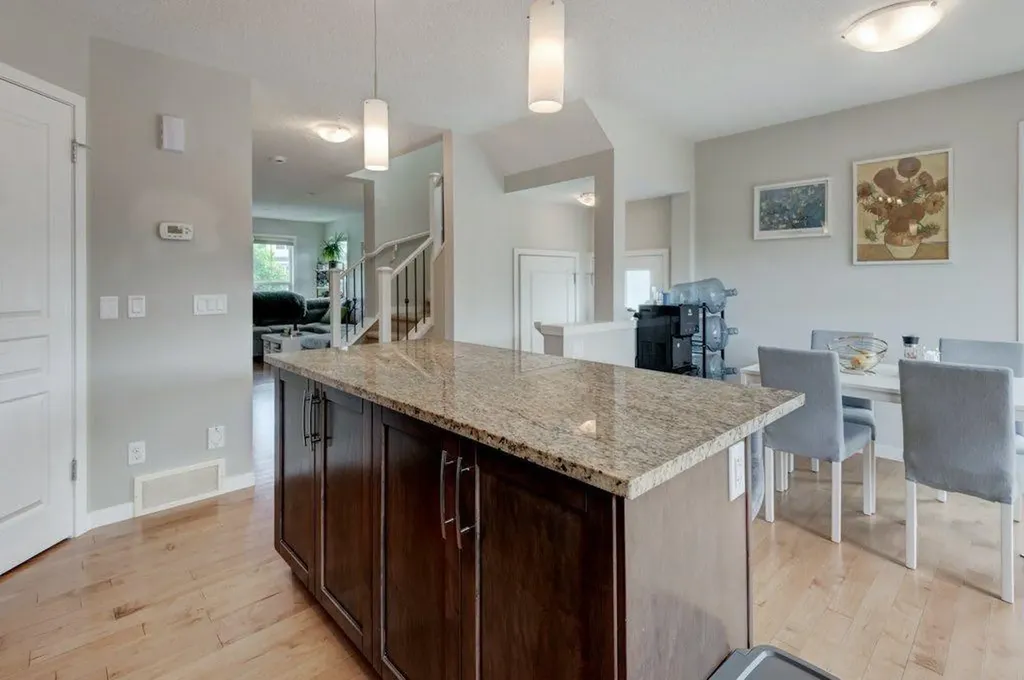 80 Auburn Crest Lane SE Calgary AB T3M 0Z1