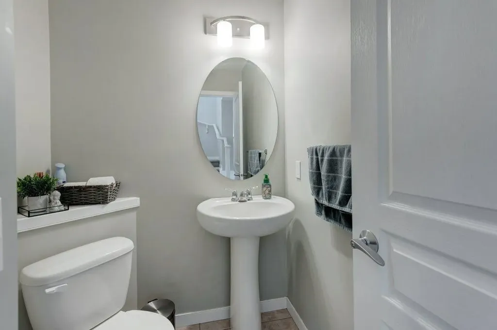 80 Auburn Crest Lane SE Calgary AB T3M 0Z1