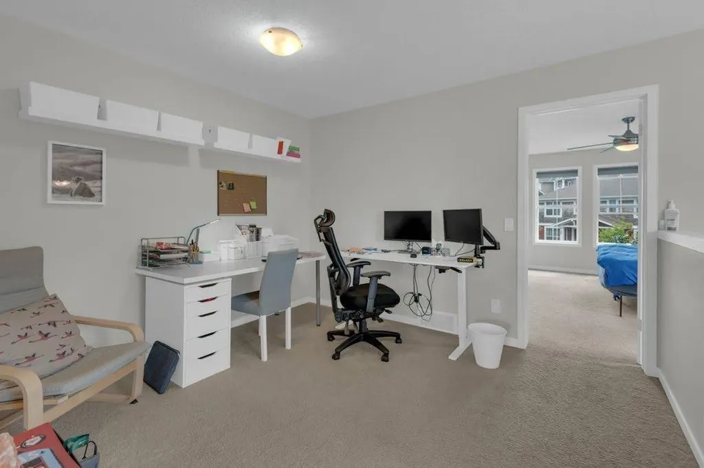 80 Auburn Crest Lane SE Calgary AB T3M 0Z1