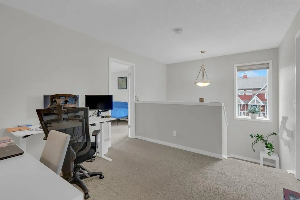 80 Auburn Crest Lane SE Calgary AB T3M 0Z1
