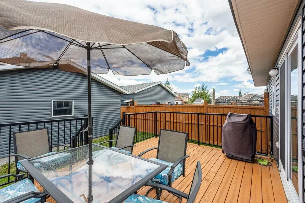 80 Auburn Crest Lane SE Calgary AB T3M 0Z1