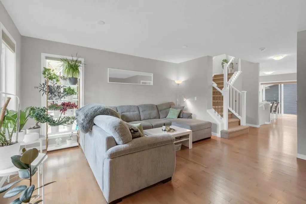 80 Auburn Crest Lane SE Calgary AB T3M 0Z1