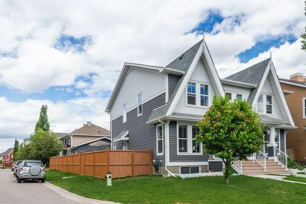 80 Auburn Crest Lane SE Calgary AB T3M 0Z1