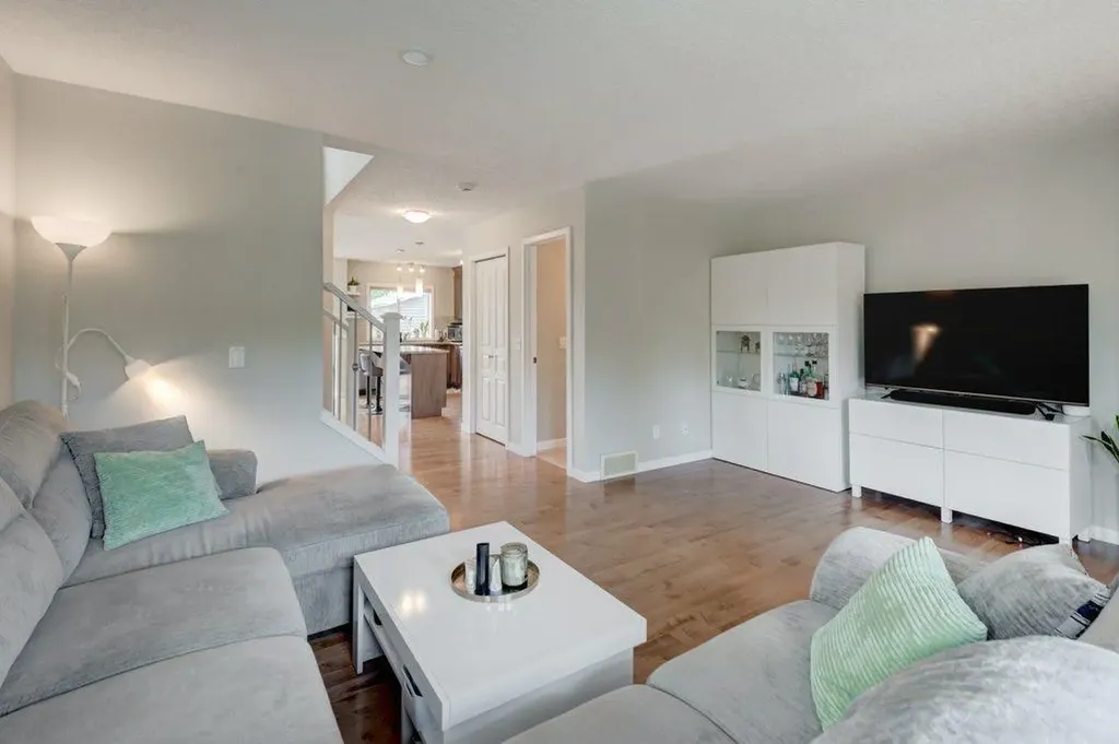 80 Auburn Crest Lane SE Calgary AB T3M 0Z1