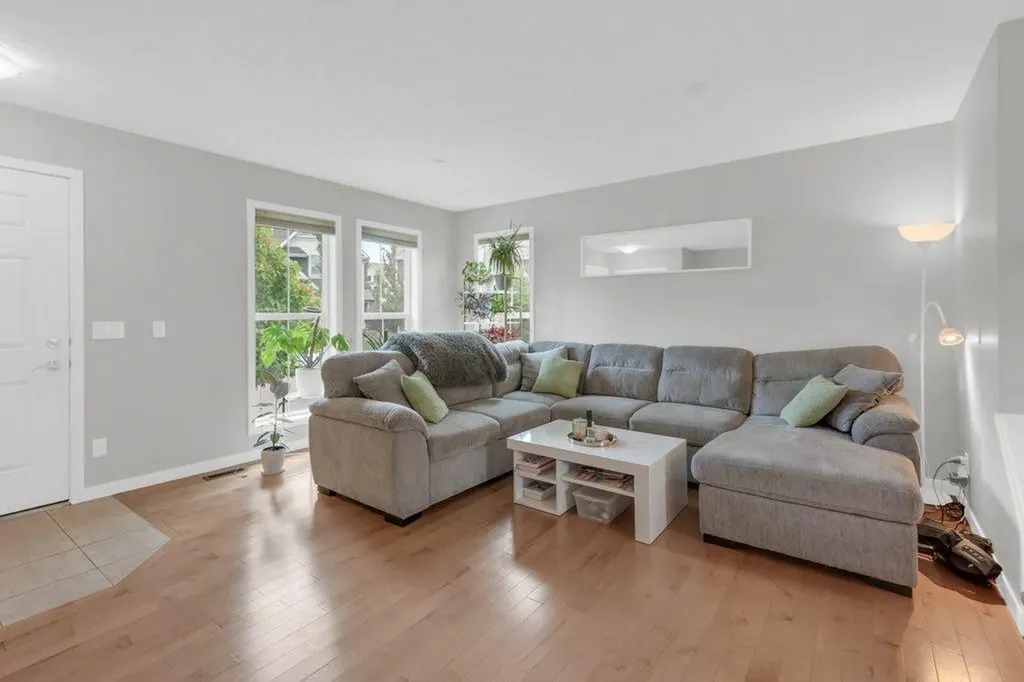 80 Auburn Crest Lane SE Calgary AB T3M 0Z1