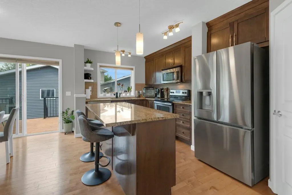 80 Auburn Crest Lane SE Calgary AB T3M 0Z1