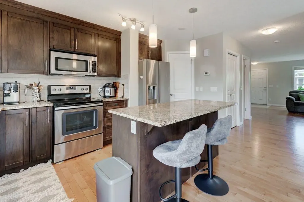 80 Auburn Crest Lane SE Calgary AB T3M 0Z1